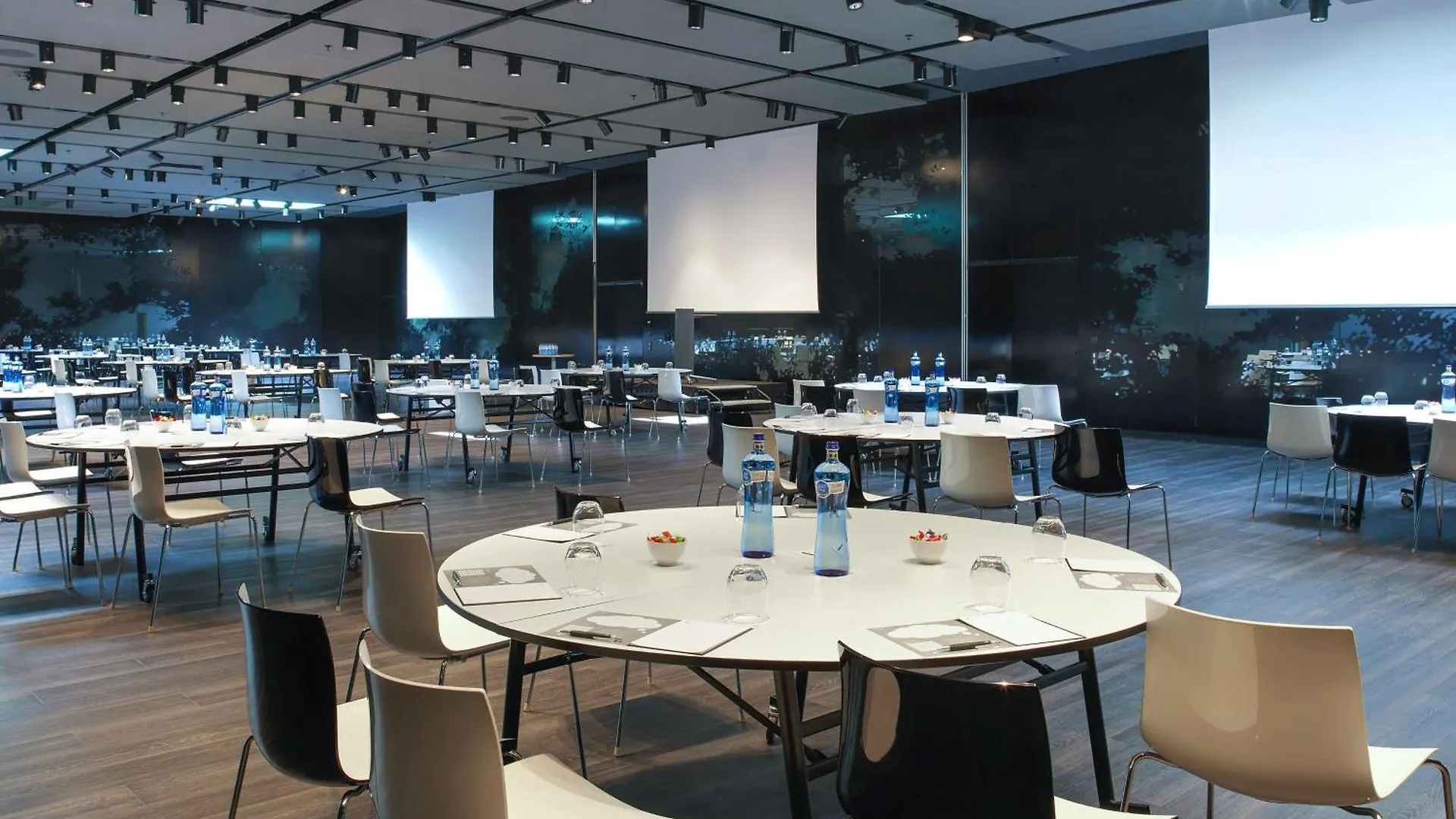 Renaissance Barcelona Fira Hotel L'Hospitalet de Llobregat 4*,