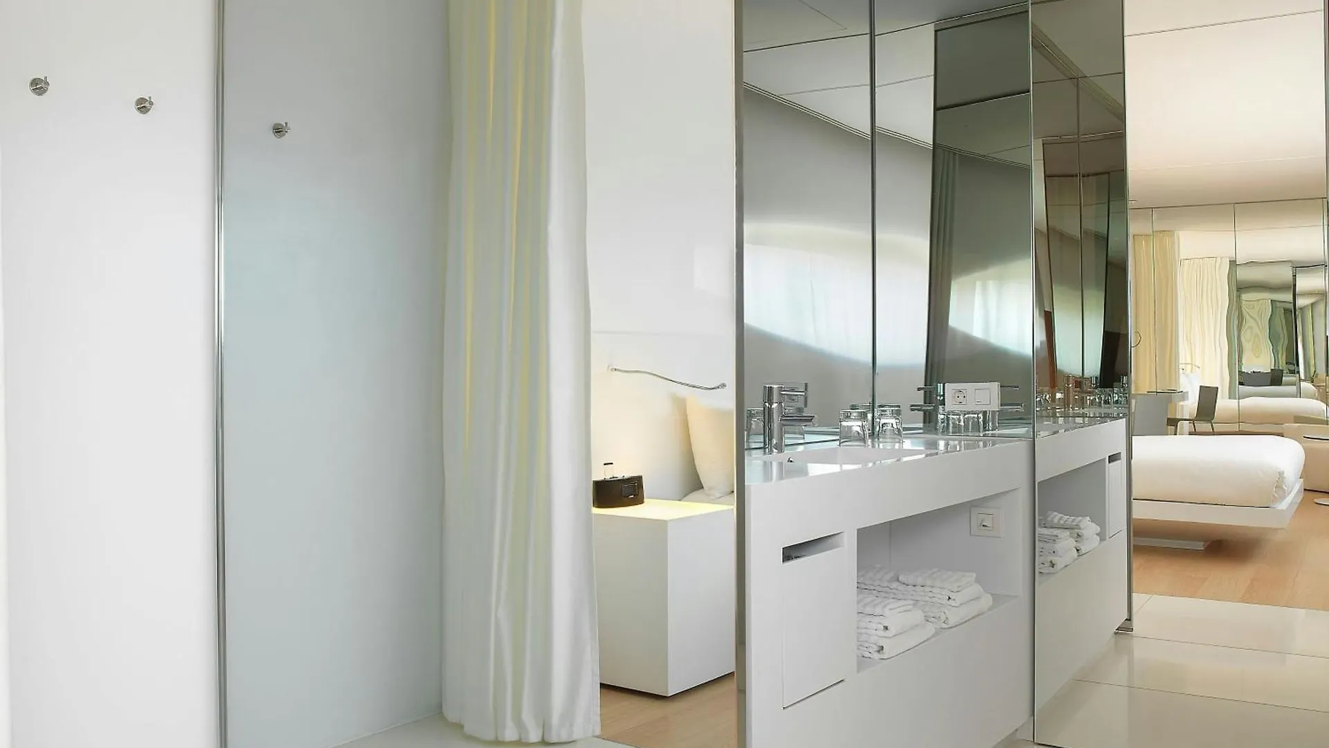 Renaissance Barcelona Fira Hotel L'Hospitalet de Llobregat 4*,